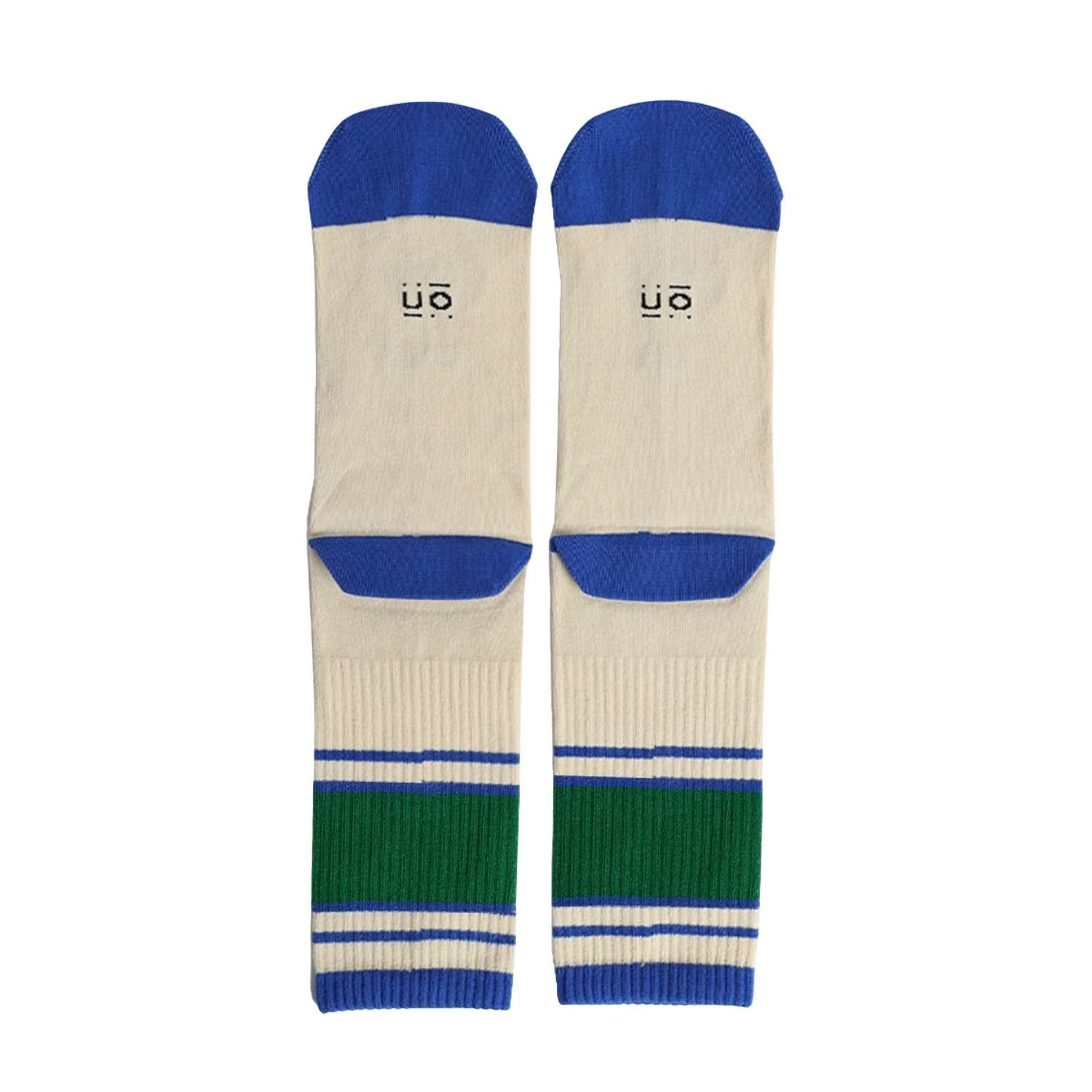 Compra los calcetines "Papá Oso" en Mano de Santa. Algodón premium fabricado en España, diseño tejido de alta resistencia y máxima comodidad. ¡El regalo perfecto para papá!