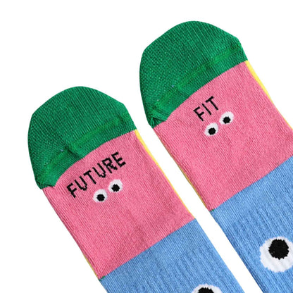 Descubre los calcetines infantiles Mini Fit de Mano de Santa. Algodón premium certificado, mensajes tejidos y diseños divertidos fabricados en España para todas las edades.