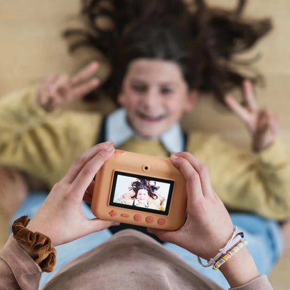 Cámara Digital de Impresión Instantánea Zorro (48MP, Sin Tinta)

La&nbsp;Cámara Digital de Impresión Instantánea es la herramienta ideal para la creatividad. Permite a los niños capturar, grabar e imprimir fotos al instante en papel térmico, sin necesidad de costosos cartuchos ni de esperar a que se sequen.