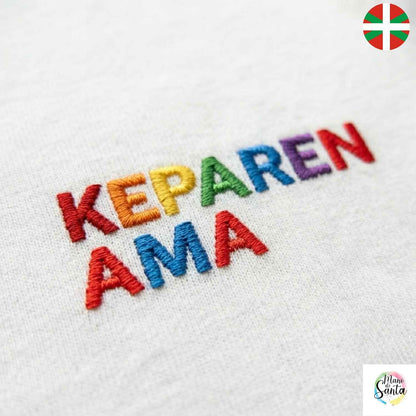 Camiseta Personalizada para Mamá ENTALLADA EUSKERA Blanca "NOMBRE-(R)EN AMA (Nombre)" - Bordado Arcoiris Premium