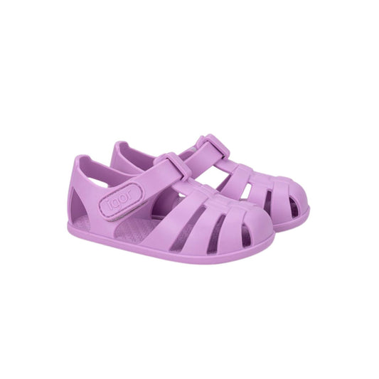Cangrejeras BAREFOOT RESPETUOSA Solid Malva de Igor! Fabricadas en España con un mínimo del 50% de plástico PVC libre de BPA y ftalatos, son muy blanditas, cómodas y de alta calidad. ¡Por fin un modelos de inspiración Barefoot para nuestras cangrejeras favoritas!