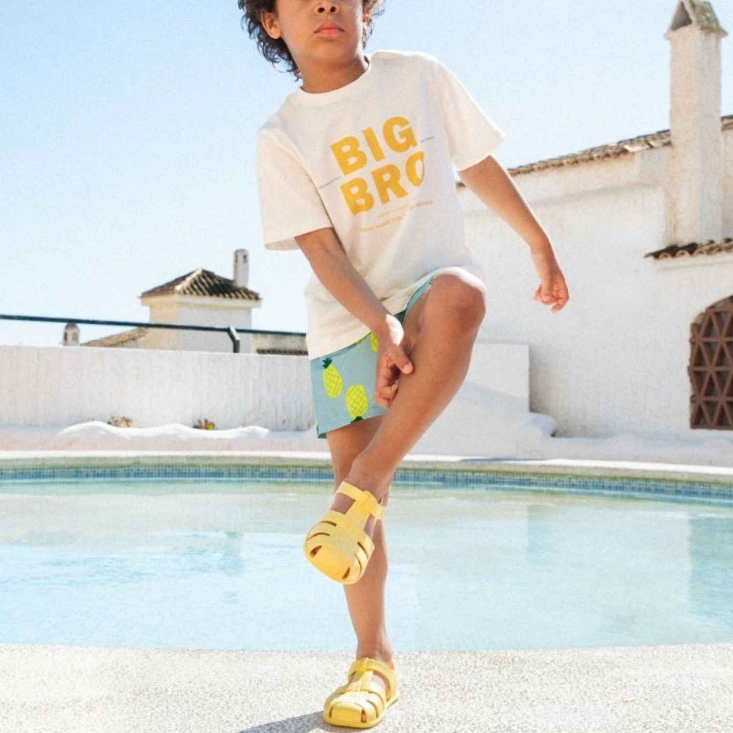 Prepara a tus peques para el verano con las Cangrejeras BAREFOOT RESPETUOSA vainilla de Igor! Fabricadas en España con un mínimo del 50% de plástico PVC libre de BPA y ftalatos, son muy blanditas, cómodas y de alta calidad. ¡Por fin un modelos de inspiración Barefoot para nuestras cangrejeras favoritas!