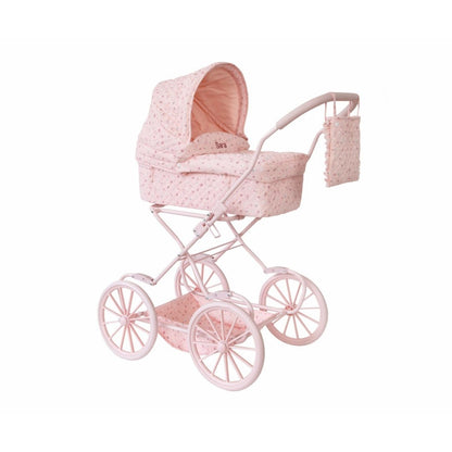 Carrito para Muñecas Vintage Flowers – Monnëka 🧺

Edad recomendada: A partir de 3 años
Dimensiones: 77 x 42 x 90 cm
Capazo: 52 x 23,5 cm
Altura del manillar: 80 cm
Incluye: 1 carrito con capazo plegable