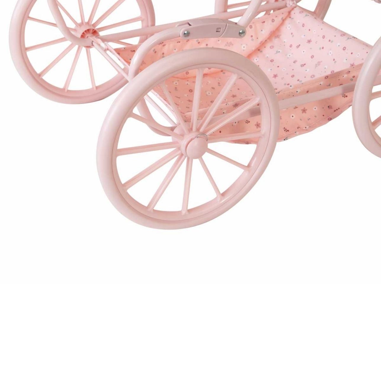 Carrito para Muñecas Vintage Flowers – Monnëka 🧺

Edad recomendada: A partir de 3 años
Dimensiones: 77 x 42 x 90 cm
Capazo: 52 x 23,5 cm
Altura del manillar: 80 cm
Incluye: 1 carrito con capazo plegable