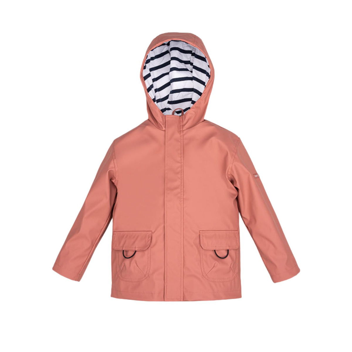 ¡Prepárate para la lluvia con nuestro Chubasquero EURI IGOR&nbsp; Clásico! No te mojarás gracias a su diseño impermeable. Los bolsillos frontales son súper prácticos, y el forro interior a rayas añade un toque de estilo de lo más molón
