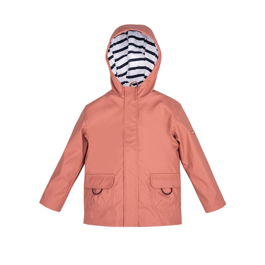 ¡Prepárate para la lluvia con nuestro Chubasquero EURI IGOR&nbsp; Clásico! No te mojarás gracias a su diseño impermeable. Los bolsillos frontales son súper prácticos, y el forro interior a rayas añade un toque de estilo de lo más molón