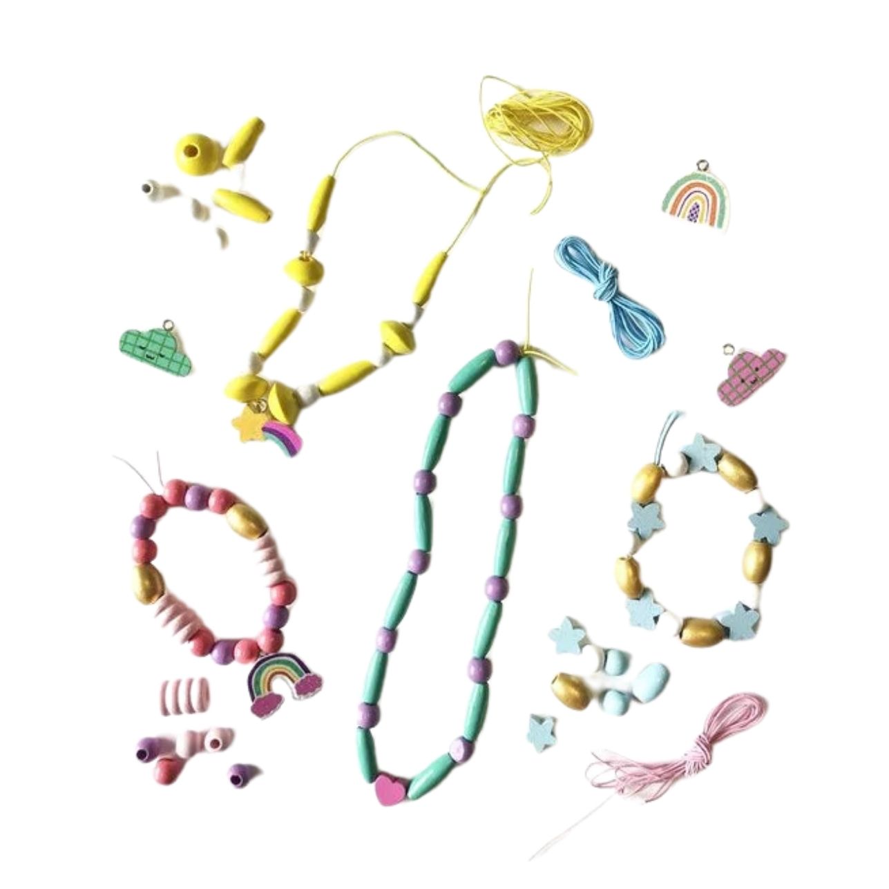 Cofre de Madera con Perlas – Arcoiris&nbsp; – Sycomore
Edad recomendada: A partir de 4 años
Dimensiones: &nbsp;22,5 x 15 x 2 cm
Piezas: 400 perlas + 5 metros de hilo + bolsita de tela