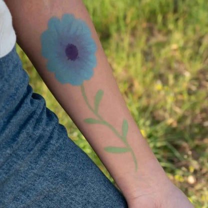 Compra la pintura de cara infantil Namaki con certificación bio. Maquillaje al agua natural, hipoalergénico y fácil de retirar para disfraces infantiles seguros.