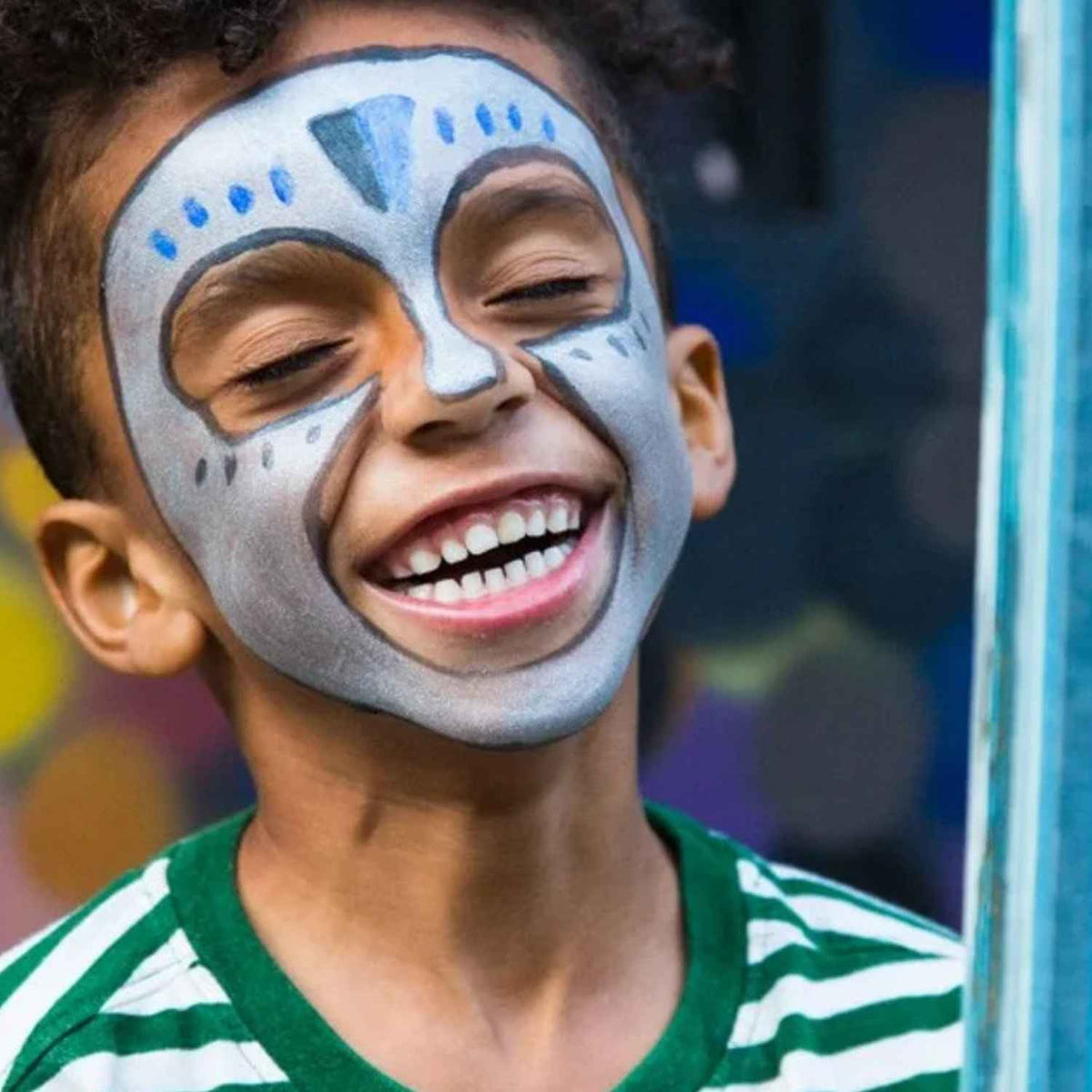 Compra la pintura de cara infantil Namaki con certificación bio. Maquillaje al agua natural, hipoalergénico y fácil de retirar para disfraces infantiles seguros.