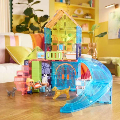 🐶 Juguete Magnético Pet Playhouse – Magna-Tiles® | El paraíso de las mascotas

🔸 50 piezas magnéticas para construir y jugar sin límites
🔸 4 adorables figuras de mascotas + cuidador Mix &amp; Match
🔸 Puertas dobles, pieza deslizante y cubos microMAGS
🔸 Juego simbólico que fomenta empatía, lenguaje y creatividad
🔸 Compatible con todos los sets Magna-Tiles® y principales marcas del mercado&nbsp;