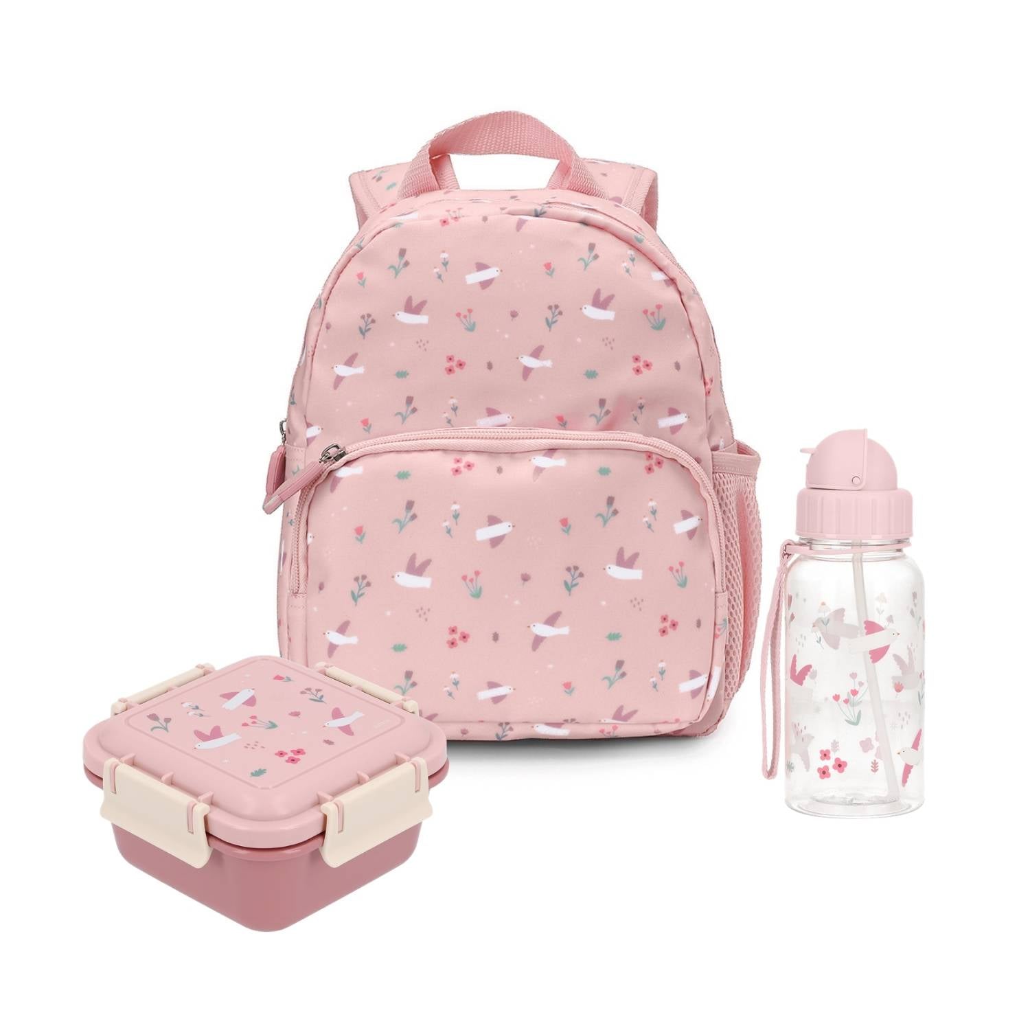 Compra el Pack de Tres Productos Básicos Escolares para niños de 0 a 6 años en www.manodesantaoficial.es. Incluye mochila personalizable, botella y fiambrera con stock preferente.