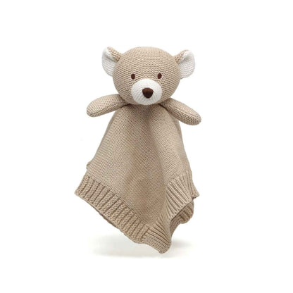 Comprar doudou osito beige Kiokids en www.manodesantaoficial.es. De punto de algodón 100%, ecológico, suave y seguro para bebés desde +2 meses. ¡Envío rápido!