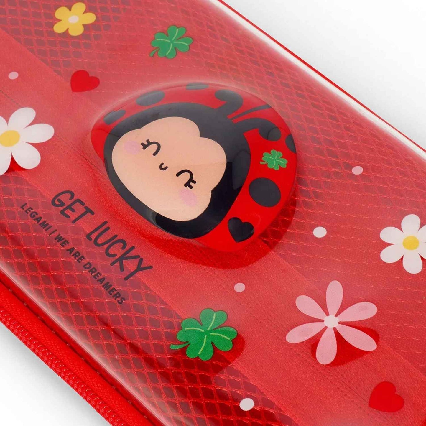 Consigue el Estuche Rígido Ladybug Wonderwow de Legami. Con organizador interno, bolsillo de malla y protección antigolpes. El estuche transparente perfecto para un escritorio ordenado.