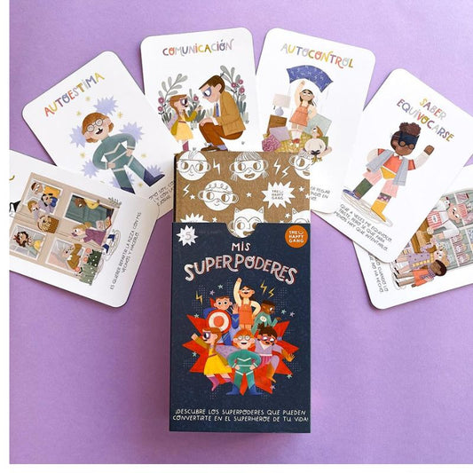 Habilidades sociales para peques con alma de héroes

¿Y si la empatía, la paciencia o la autoestima fueran súperpoderes? Esta preciosa baraja de 30 tarjetas ilustradas invita a niñas y niños a descubrir que dentro de cada uno de ellos vive un auténtico superhéroe emocional.

A través de ilustraciones cuidadas y mensajes positivos, cada carta propone una habilidad social —como la escucha activa, la solidaridad o el pensamiento crítico— que todos podemos aprender y potenciar desde pequeños. Una herramienta id