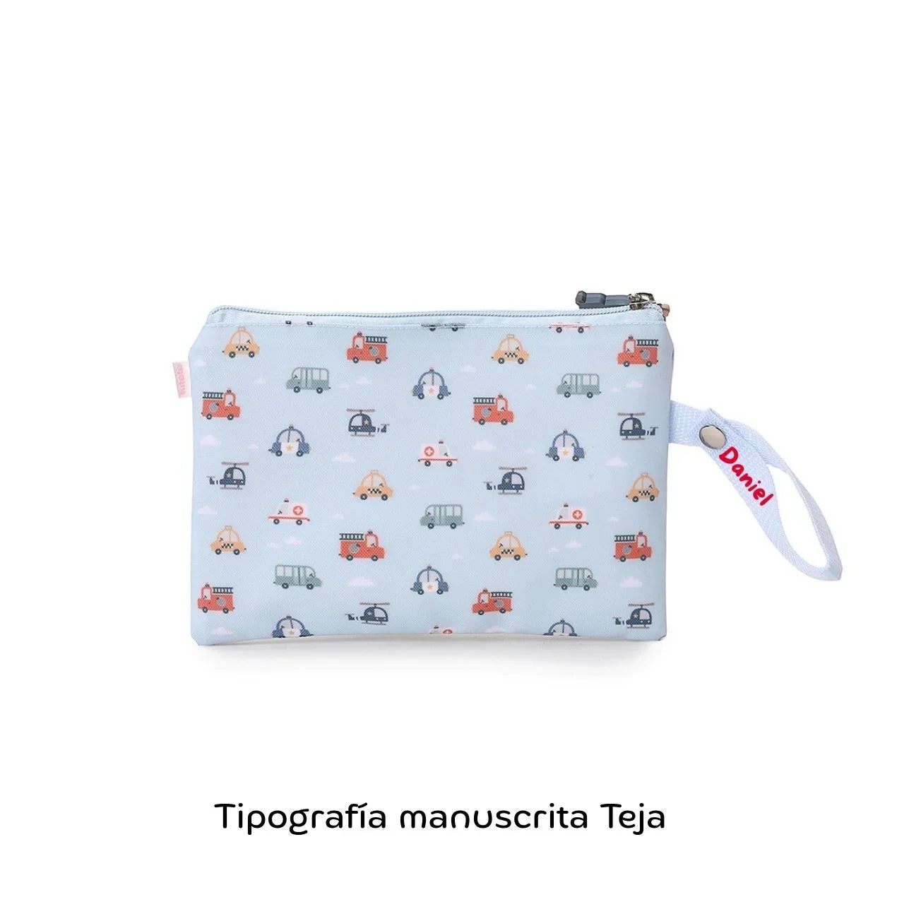  la funda para bocadillo Impermeable City Cars Personalizable de Tutete es justo lo que necesitas.


Bolsita de interior impermeable para llevar el bocadillo o fruta al colegio y no usar papel de aluminio ni bolsas de plástico que tanto contaminan. Una opción ecológica y muy divertida para proteger el medio ambiente. 