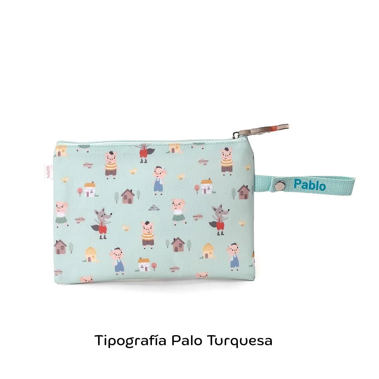 la funda para bocadillo Impermeable Los tres cerditos Personalizable de Tutete es justo lo que necesitas.


Bolsita de interior impermeable para llevar el bocadillo o fruta al colegio y no usar papel de aluminio ni bolsas de plástico que tanto contaminan. Una opción ecológica y muy divertida para proteger el medio ambiente.