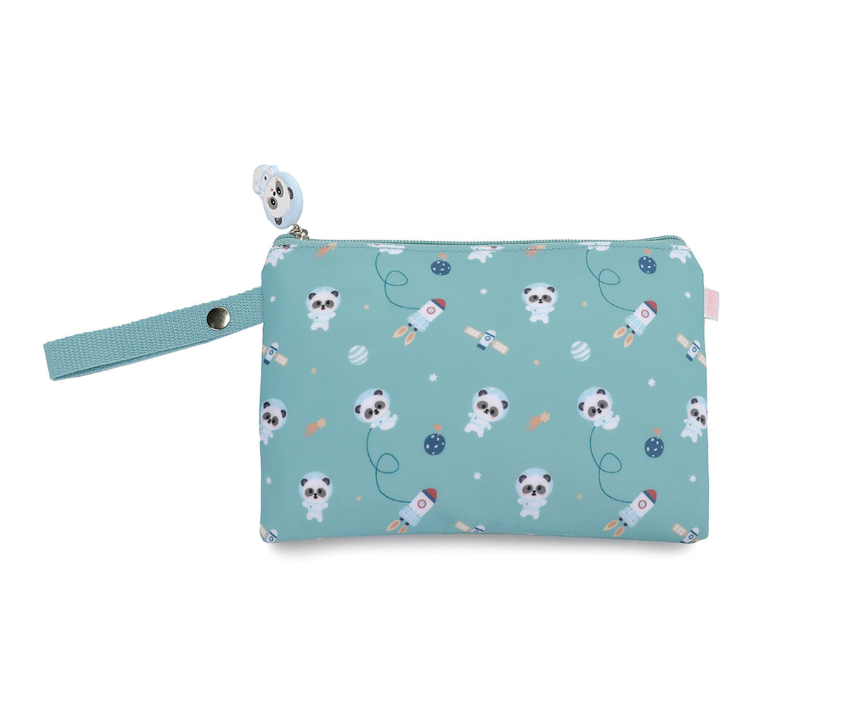 unda para bocadillo Impermeable Pandas in the space (Pandas) Personalizable de Tutete es justo lo que necesitas.


Bolsita de interior impermeable para llevar el bocadillo o fruta al colegio y no usar papel de aluminio ni bolsas de plástico que tanto contaminan. Una opción ecológica y muy divertida para proteger el medio ambiente.