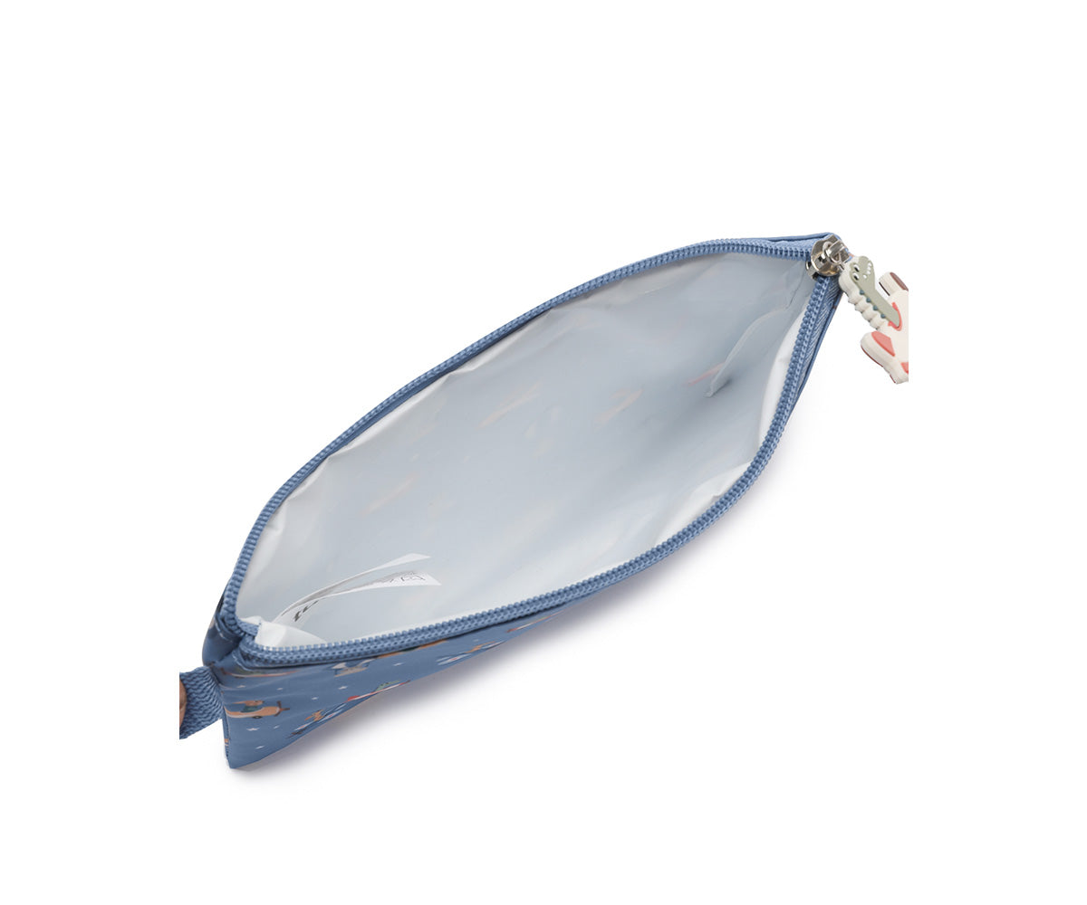 funda para bocadillo Impermeable Planes (aviones) Personalizable de Tutete es justo lo que necesitas.


Bolsita de interior impermeable para llevar el bocadillo o fruta al colegio y no usar papel de aluminio ni bolsas de plástico que tanto contaminan. Una opción ecológica y muy divertida para proteger el medio ambiente.