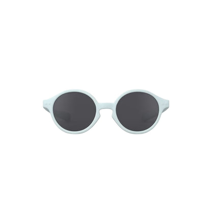 Compra las Gafas Izipizi Baby #D 2026 en Mano de Santa. Lentes polarizadas cat. 3, montura elástica y 100% protección UV para bebés de 0 a 3 años. ¡Seguridad y estilo!