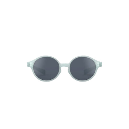 Compra las Gafas Izipizi Baby #D 2026 en Mano de Santa. Lentes polarizadas cat. 3, montura elástica y 100% protección UV para bebés de 0 a 3 años. ¡Seguridad y estilo!