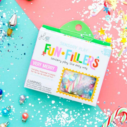 Glo Pals – Kit Jarra Sensorial de Invierno con Luces y Pegatinas ❄️
¡Una bola de nieve mágica que tú creas con tus propias manos!

Incluye jarra blanca con sistema de luces que se activa al añadir agua 💧

2 packs de relleno con temática invernal: confetti, bastones de caramelo, estrellitas y más 🎄

3 hojas de pegatinas reutilizables: casas nevadas, pingüinos, muñecos de nieve, montañas... ⛄

Solo necesitas agua del grifo para empezar la magia 🪄