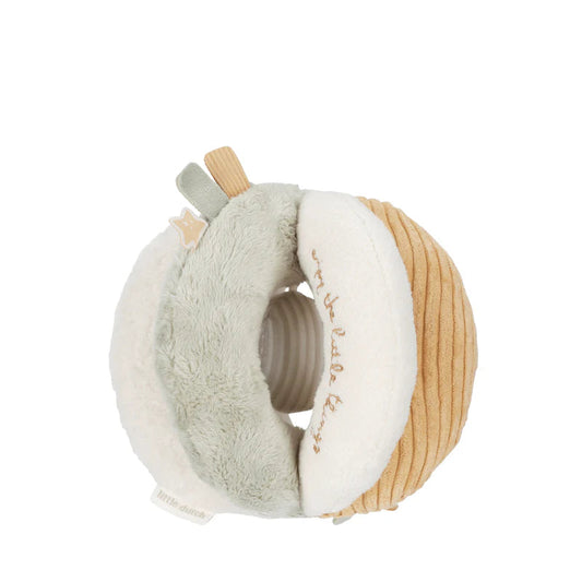 Pelota Sensorial Newborn Naturals: Juguete de Bebé Suave con Sonajero

Juguete Sensorial Blando ideal para recién nacidos (0 meses+).

Fomenta la Coordinación Ojo-Mano y el agarre gracias a su textura acolchada.

Lavable a Máquina (30ºC). Seguro y fabricado con poliéster reciclado certificado GRS.