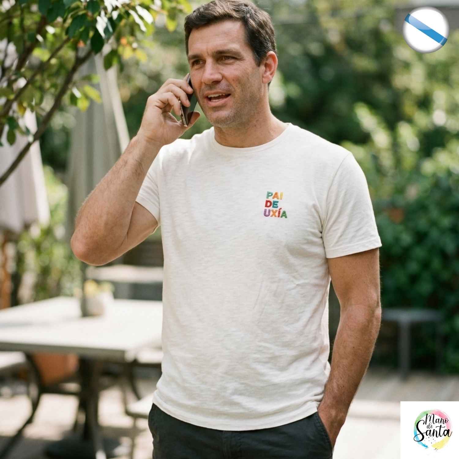 Camiseta Personalizada para Pai EN GALEGO – El Regalo Perfecto con Bordado Único ✨

🧵 Bordado de Alta Gama: Personalización "Pai de (Nombre/s de los peques)" con relieve y acabado multicolor premium. Los colores de las letras son ALEATORIOS en la gama ARCOIRIS (Colores brillantes: verde, naranja, azul, rojo, morado, amarillo, gris...) es siempre en MAYÚSCULAS.