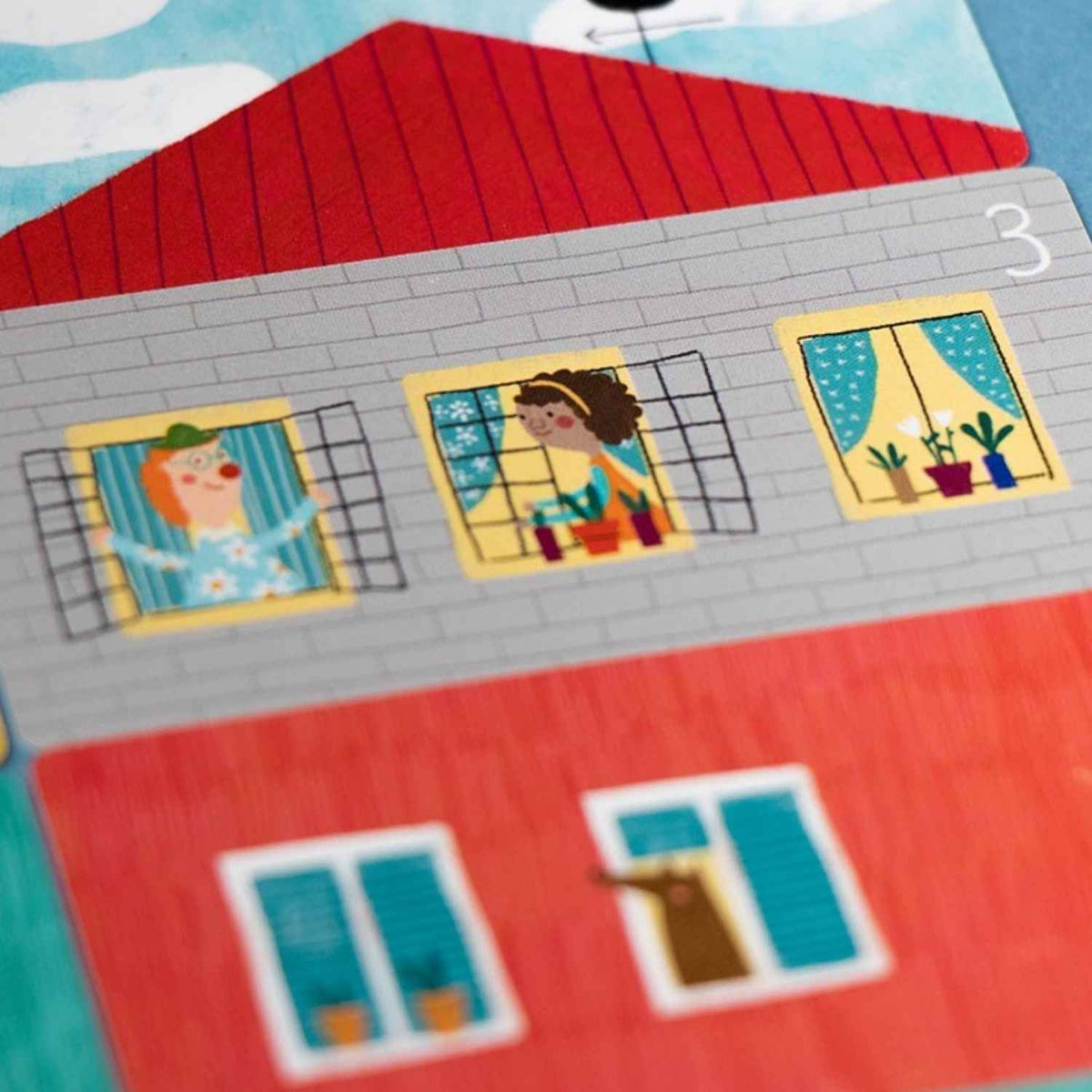 Descubre Card Game - HOME, SWEET HOME!, el juego de cartas de cálculo mental para construir casas a partir de 7 años. Fabricado en Barcelona con papel FSC.
