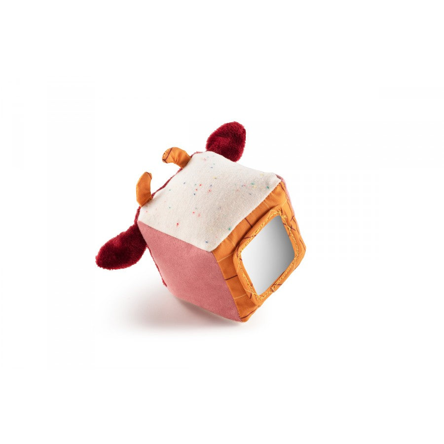 Potencia el desarrollo de tu bebé con el Juego de 4 figuras sensoriales de la granja Lilliputiens. Sonajeros suaves con formas y texturas. ¡Compra en Mano de Santa!