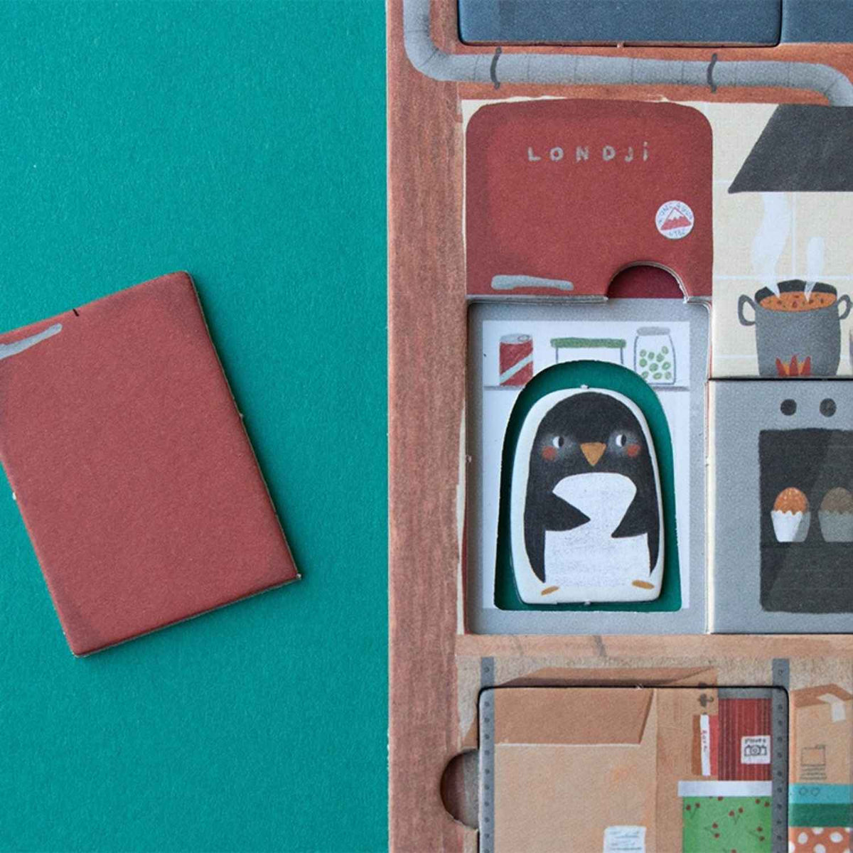 Compra Family Game - HIDE &amp; SEEK: el juego de mesa del escondite para 3 a 6 jugadores desde 5 años. Fabricado en Barcelona con materiales sostenibles.