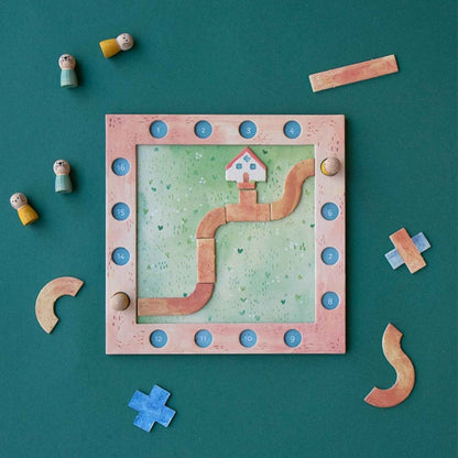 Family Game - BEST FRIENDS, el juego de mesa educativo y de lógica perfecto para niños a partir de 6 años y toda la familia. El objetivo es sencillo pero retador: elige una tarjeta de reto y combina las piezas sobre el tablero para abrir paso y reencontrar a los dos animales del mismo color.