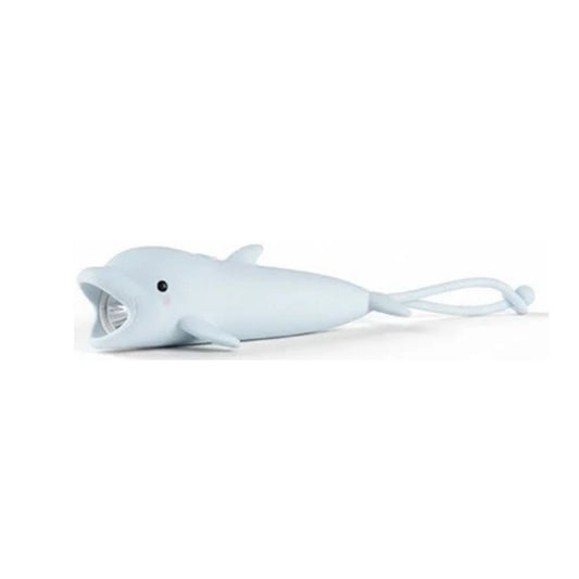 Linterna Little L DELFÍN – Luz suave y compañera de aventuras 🌟

Edad recomendada: A partir de 3 años
Incluye: 1 linterna recargable con correa
Medidas aproximadas: Adaptada a manos pequeñas
Alimentación: Recargable vía USB-C (cable incluido)