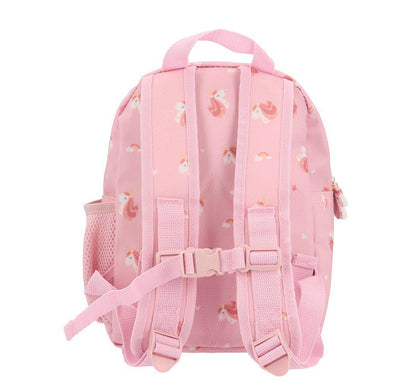 vista trasera Mochila Infantil Magical Unicorn Personalizable es perfecta para esos pequeños aventureros en su regreso a clases!&nbsp; esta mochila es un must-have para llevar a la escuela.&nbsp;  ¿Por qué son ideales para tu peque? El tamaño pequeño es perfecto para llevar una muda y puede ser personalizado con su nombre. Además, cuenta con un bolsillo frontal para llevar cómodamente su juguete favorito.