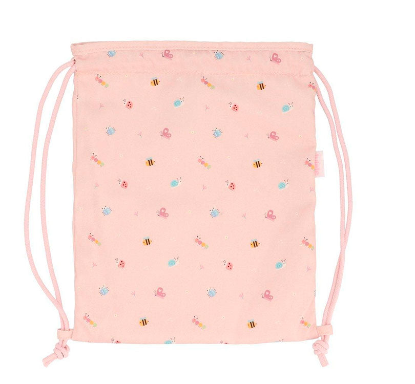 mochila saco ligera! Perfecta para llevar el almuerzo a la escuela o la muda de recambio.  Confeccionada con 100% poliéster, esta mochila tiene un tamaño ideal: alto 34.5cm x ancho 27.5cm. Cuenta con un práctico asa de cordón en los laterales y se puede lavar a máquina sin problemas MARCA TUTETE MOCHILA SACO BUGS