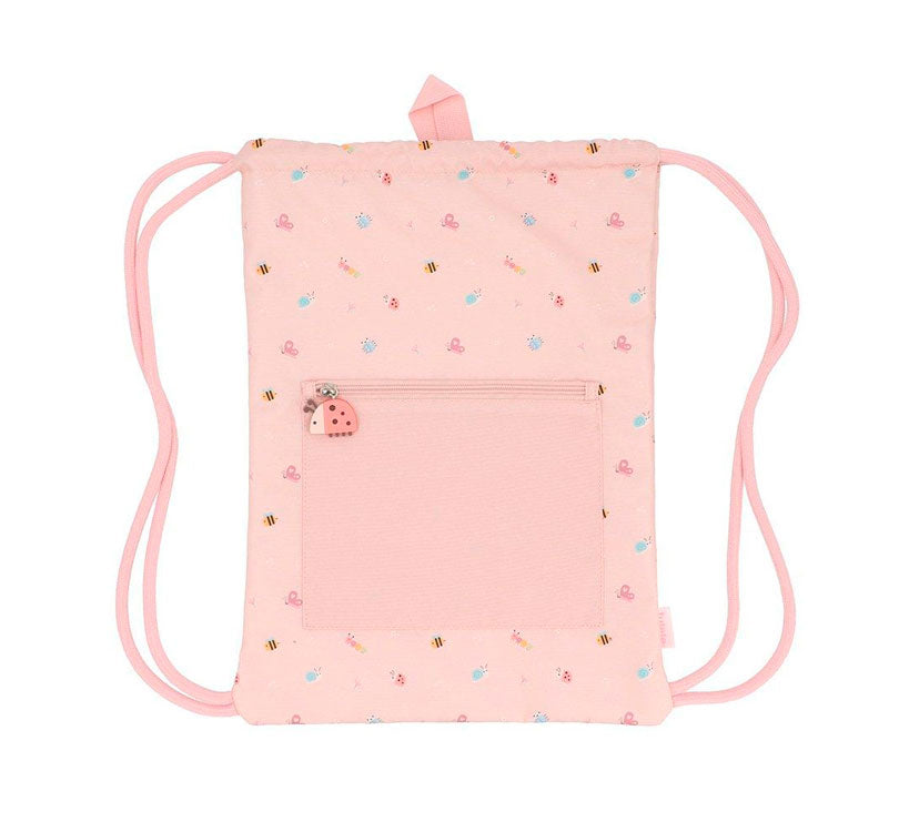 esta mochila saco impermeable Bugs personalizable!&nbsp;  La mochila saco impermeable de Tutete es ideal para que los peques lleven todo lo necesario a la escuela, deportes o actividades recreativas. Con espacio para el almuerzo, ropa de cambio y más, esta mochila protege contra la humedad y se seca rápidamente tutete