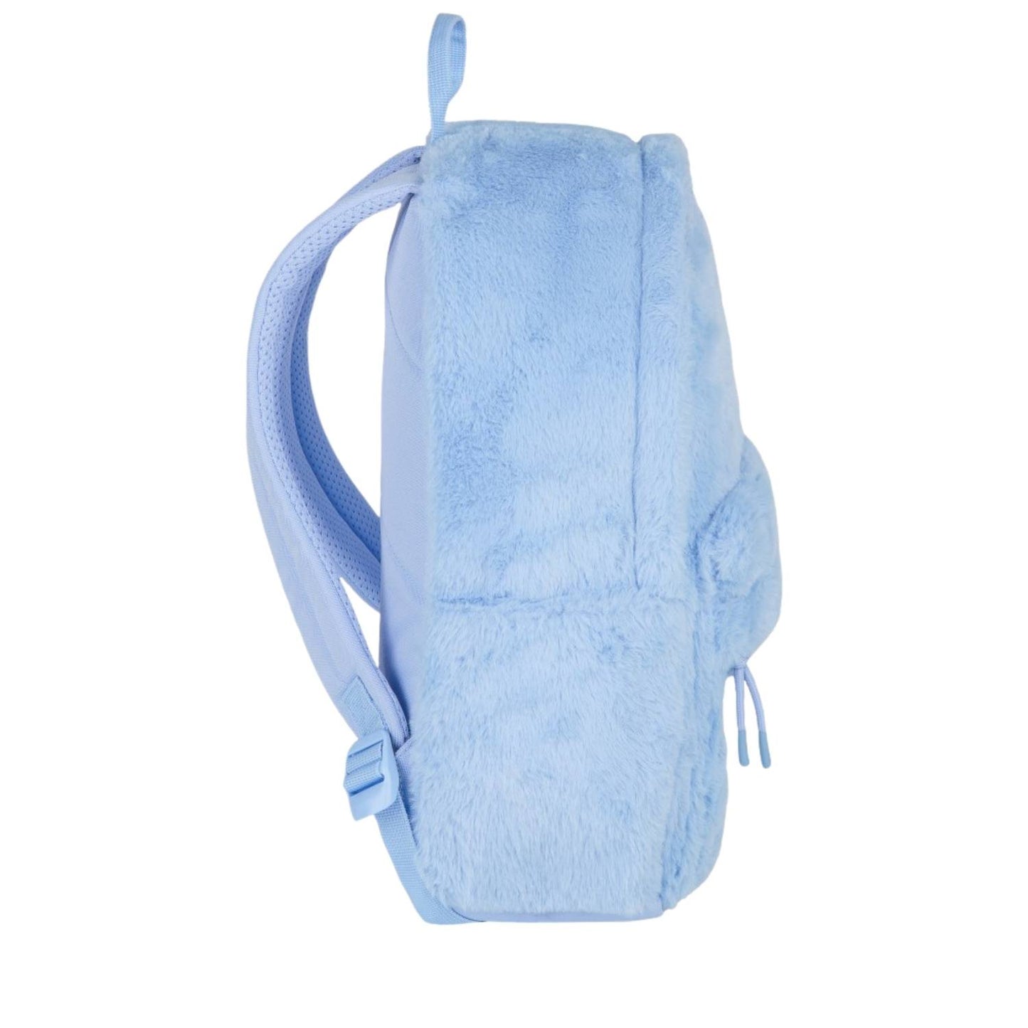 ochila grande Stitch Blue Fluffy de CoolPack! Diseñada para destacar, combina un encantador acabado estilo peluche súper suave con la resistencia y espacio que exigen los cursos escolares. Cuenta con compartimentos de gran tamaño con capacidad para formatos A4, bolsillos organizadores y tirantes ergonómicos acolchados que protegen la espalda y distribuyen el peso a la perfección.