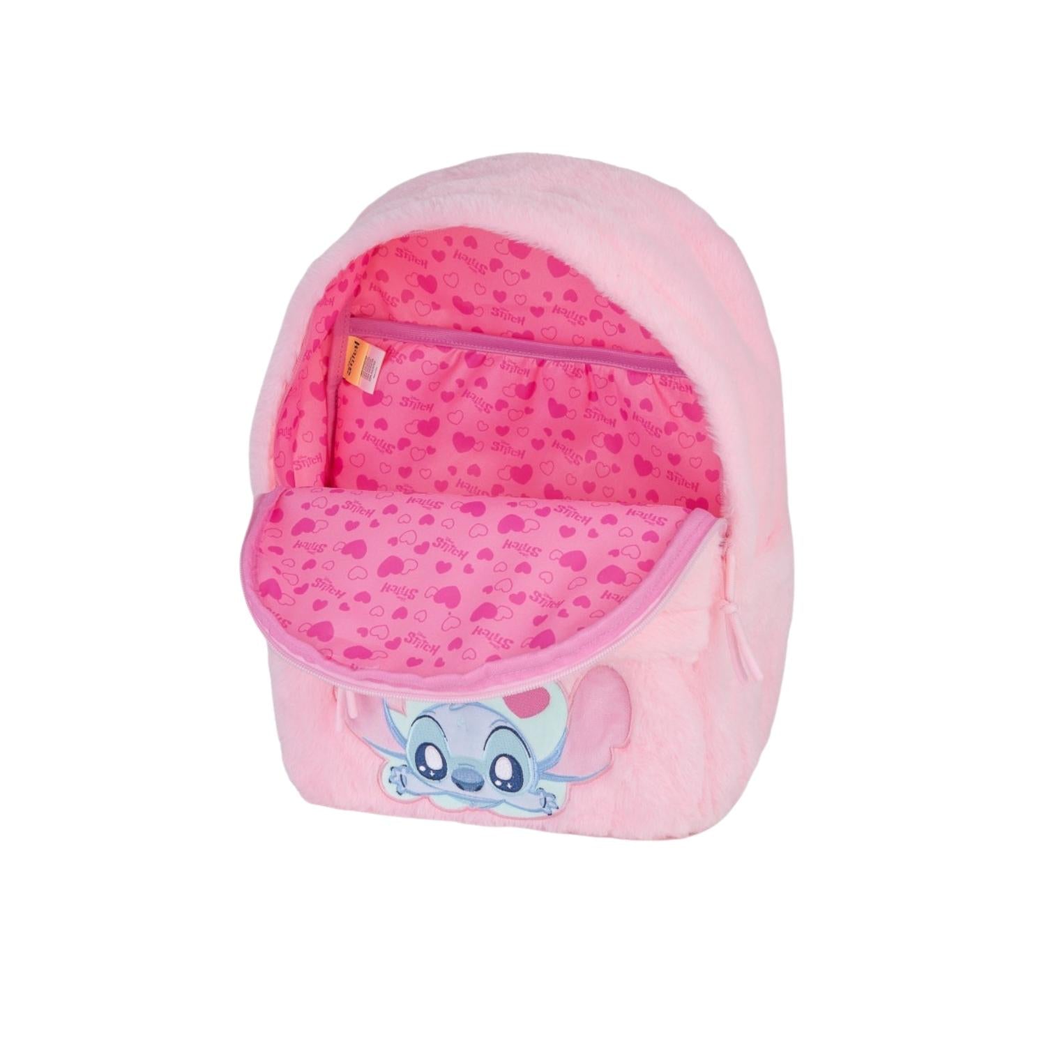 mochila grande Stitch Pink Fluffy de CoolPack! Diseñada para destacar, combina un encantador acabado estilo peluche súper suave con la resistencia y espacio que exigen los cursos escolares. Cuenta con compartimentos de gran tamaño con capacidad para formatos A4, bolsillos organizadores y tirantes ergonómicos acolchados que protegen la espalda y distribuyen el peso a la perfección. La combinación ideal de estilo cute, durabilidad y espacio para primaria o secundaria.
