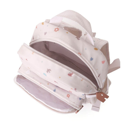 ¡La Mochila Infantil Geometric Nature Personalizable de tutete es perfecta para esos pequeños aventureros en su regreso a clases!&nbsp; esta mochila es un must-have para llevar a la escuela.&nbsp;

¿Por qué son ideales para tu peque? El tamaño pequeño es perfecto para llevar una muda y puede ser personalizado con su nombre. Además, cuenta con un bolsillo frontal para llevar cómodamente su juguete favorito. y uno lateral para poder llevar su botella de agua ¡Ideal para los más pequeños de la familia