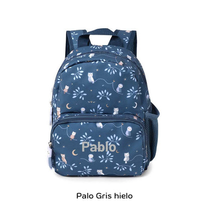 Magical Forest Personalizable de tutete es perfecta para esos pequeños aventureros en su regreso a clases!&nbsp; esta mochila es un must-have para llevar a la escuela.&nbsp;

¿Por qué son ideales para tu peque? El tamaño pequeño es perfecto para llevar una muda y puede ser personalizado con su nombre. Además, cuenta con un bolsillo frontal para llevar cómodamente su juguete favorito. y uno lateral para poder llevar su botella de agua ¡Ideal para los más pequeños de la familia