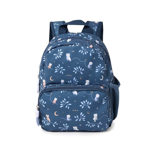 Magical Forest Personalizable de tutete es perfecta para esos pequeños aventureros en su regreso a clases!&nbsp; esta mochila es un must-have para llevar a la escuela.&nbsp;

¿Por qué son ideales para tu peque? El tamaño pequeño es perfecto para llevar una muda y puede ser personalizado con su nombre. Además, cuenta con un bolsillo frontal para llevar cómodamente su juguete favorito. y uno lateral para poder llevar su botella de agua ¡Ideal para los más pequeños de la familia