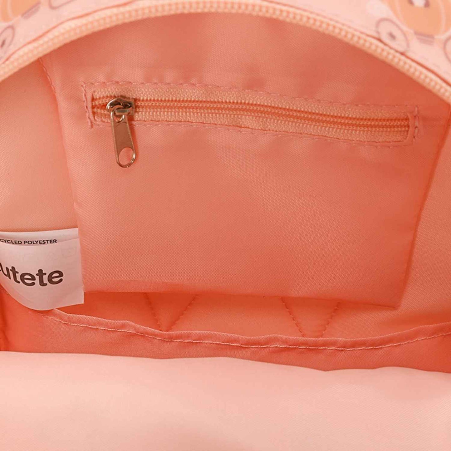 Consigue la mochila infantil Mouse Fairies (Cenicienta) personalizable de Tutete en www.manodesantaoficial.es. Mochila impermeable y acolchada ideal para guardería y niños de hasta 5 años. ¡Personalízala con su nombre!