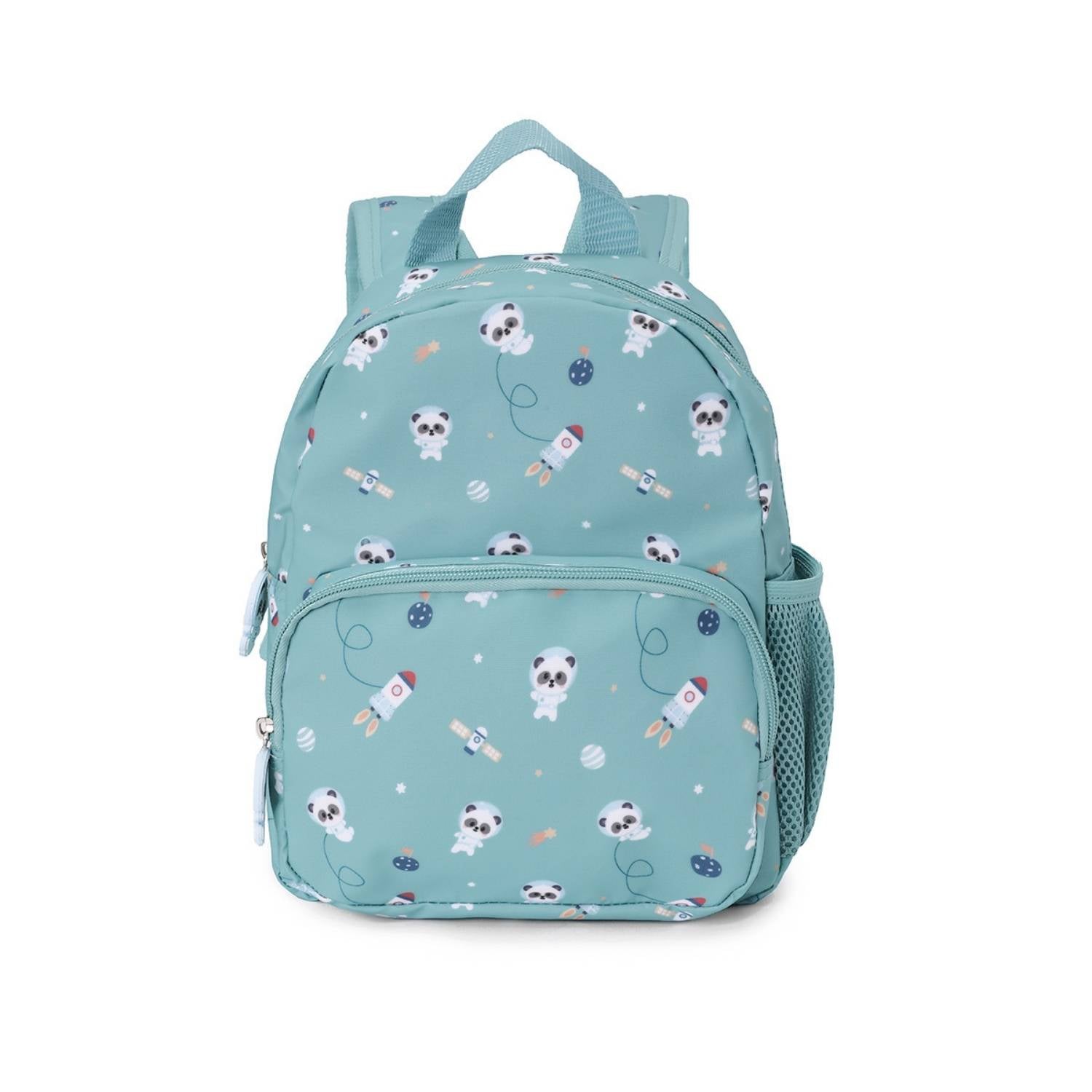 Consigue la mochila infantil Pandas in Space personalizable de Tutete en www.manodesantaoficial.es. Mochila impermeable y acolchada ideal para guardería y niños de hasta 5 años. ¡Personalízala con su nombre!