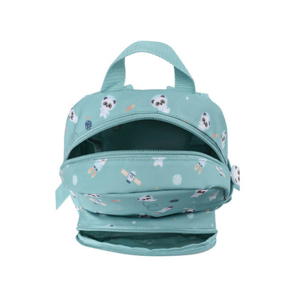 Consigue la mochila infantil Pandas in Space personalizable de Tutete en www.manodesantaoficial.es. Mochila impermeable y acolchada ideal para guardería y niños de hasta 5 años. ¡Personalízala con su nombre!