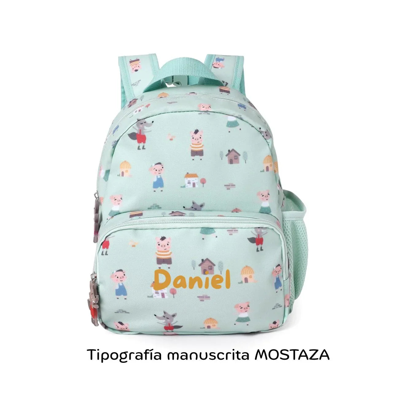 ¡La Mochila Infantil three little Pigs, los tres cerditos, Personalizable de tutete es perfecta para esos pequeños aventureros en su regreso a clases!&nbsp; esta mochila es un must-have para llevar a la escuela.&nbsp;