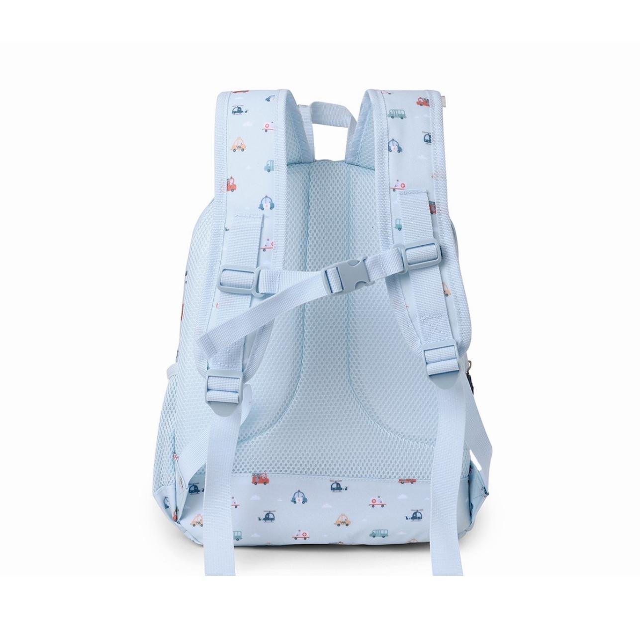 La Mochila Primaria City cars de Tutete está pensada para acompañar a los peques de 5 a 10 años en su día a día escolar, combinando funcionalidad, diseño y comodidad. Perfecta para la primaria o los últimos cursos de infantil, ofrece espacio extra para todo lo que necesitan sin sacrificar ligereza.