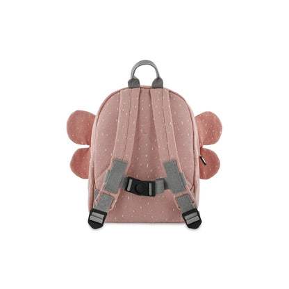 La Mochila Mariposa es mucho más que un accesorio escolar: es el amigo inseparable de tu peque para la guardería, el parque o cualquier pequeña gran aventura. Diseñada pensando en la comodidad, autonomía y seguridad de los más pequeños, es ideal para niños a partir de 0-3 años, etapa de escuelita infantil.

Con su divertido diseño de mariposa y tamaño adaptado a manos pequeñas, esta mochila combina funcionalidad con mucha personalidad. Dispone de un amplio compartimento principal y un bolsillo delantero ind