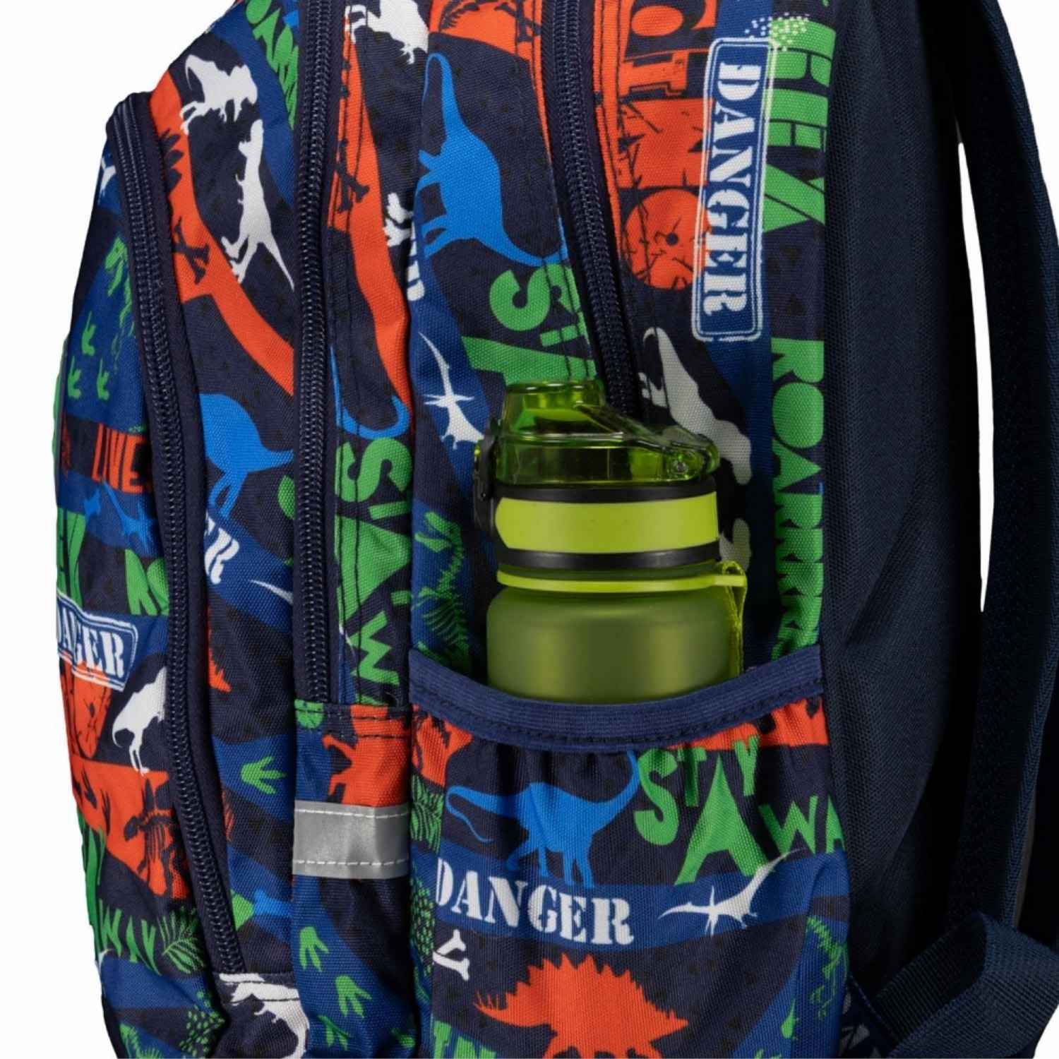 mochila escolar PRIME Happy Dinos de CoolPack! Una mochila de talla media ultraligera, fabricada con respaldo ergonómico de goma EVA y tirantes acolchados que garantizan un reparto óptimo del peso. Su diseño alegre y colorido cuenta con fondo reforzado, dos compartimentos espaciosos aptos para formato A4, bolsillo frontal con llavero de clic y bolsillos laterales con goma para la botella de agua.