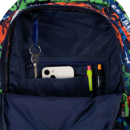 mochila escolar PRIME Happy Dinos de CoolPack! Una mochila de talla media ultraligera, fabricada con respaldo ergonómico de goma EVA y tirantes acolchados que garantizan un reparto óptimo del peso. Su diseño alegre y colorido cuenta con fondo reforzado, dos compartimentos espaciosos aptos para formato A4, bolsillo frontal con llavero de clic y bolsillos laterales con goma para la botella de agua.