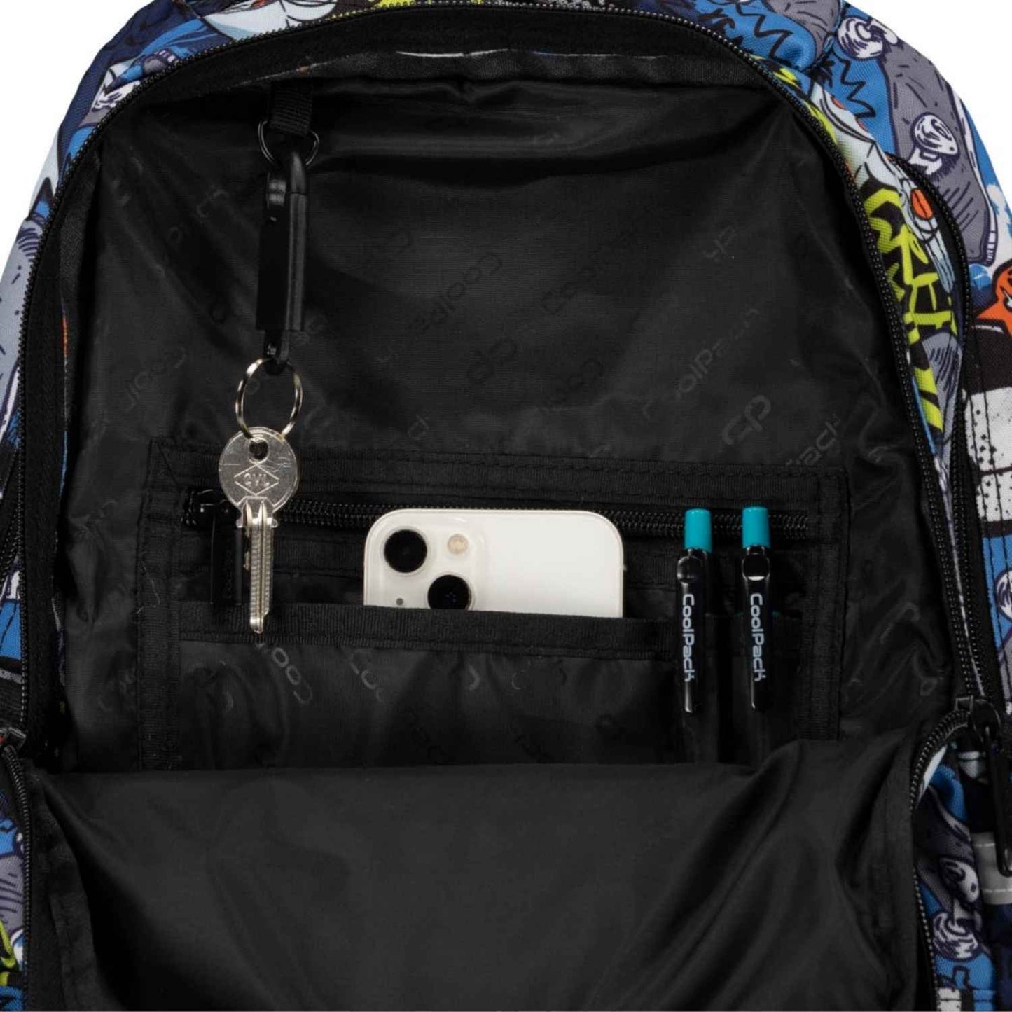 Comprar mochila escolar PRIME Hobby CoolPack en www.manodesantaoficial.es. Ultraligera, repelente al agua, 21L y con bolsa térmica. ¡Envío rápido!