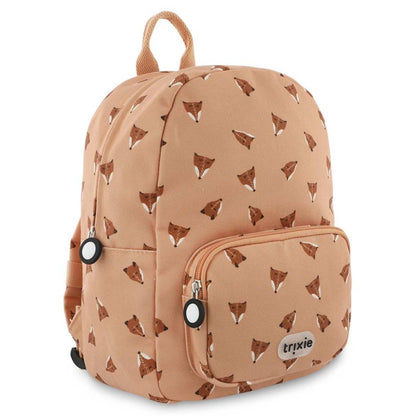 La mochila infantil&nbsp;estampada Zorros de Trixie está diseñada pensando en la comodidad, la autonomía y el estilo de los más pequeños. Ideal para la etapa de infantil o preescolar, cuenta con tirantes acolchados y ajustables, además de una correa en el pecho que mantiene la mochila en su sitio sin que se resbale.

Su tamaño es perfecto para llevar el almuerzo, una muda, sus juguetes favoritos o incluso su peluche inseparable. El bolsillo delantero es ideal para meriendas o pequeños tesoros, y su apertura